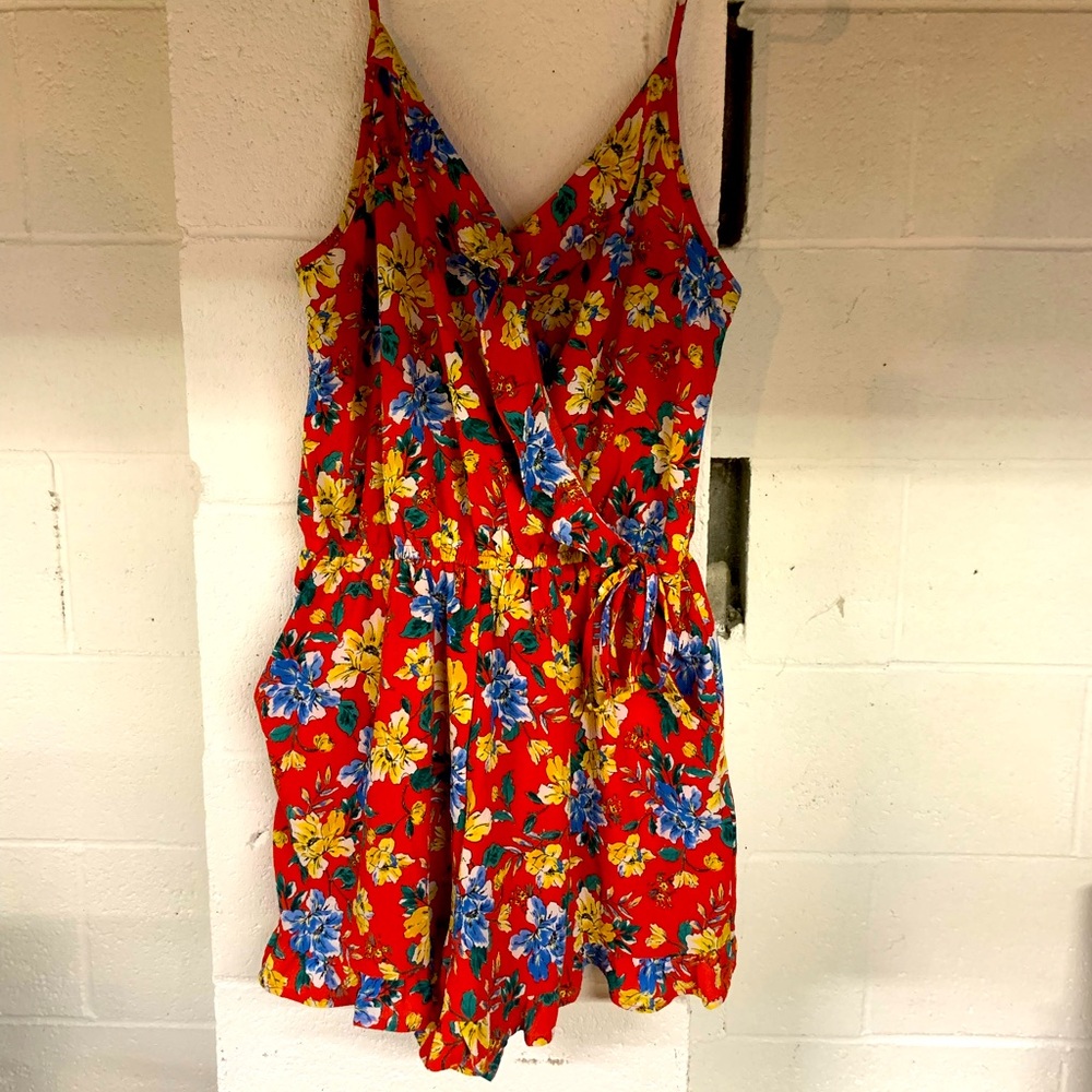 Gorgeous Romper EUC womens M